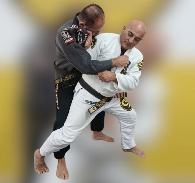 Sensei Cláudio Bueno ministrando uma aula particular